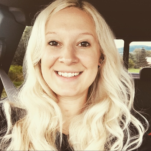 Meet your Posher, Hillari - Picture 2 of 2